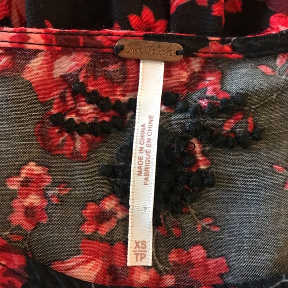 Free people blk/red floral tunic top.  Xs - Picture 2 of 9